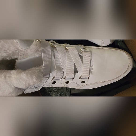 Ashion Women's (Sz 10) Warm Fur-Lined Snow Boots w/Hook & Loop Straps - Picture 3 of 5